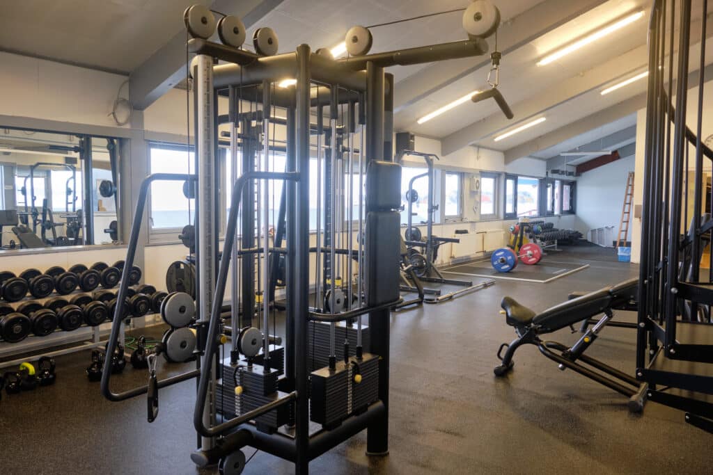 Aasiaat fitness center, weights and machines