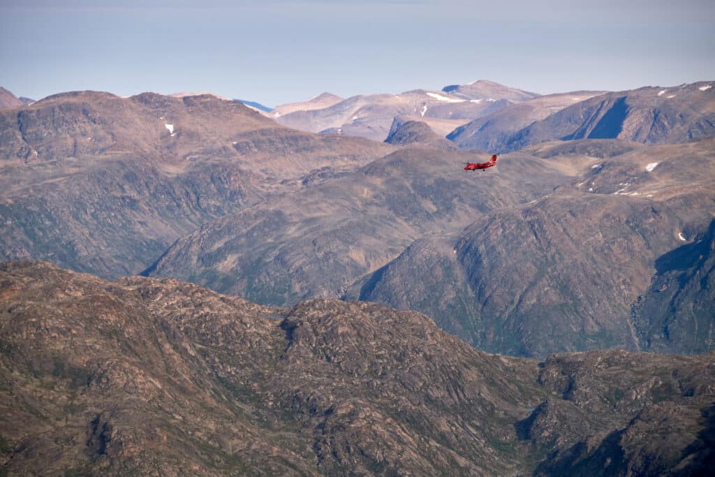 Airplane going to Sisimiut