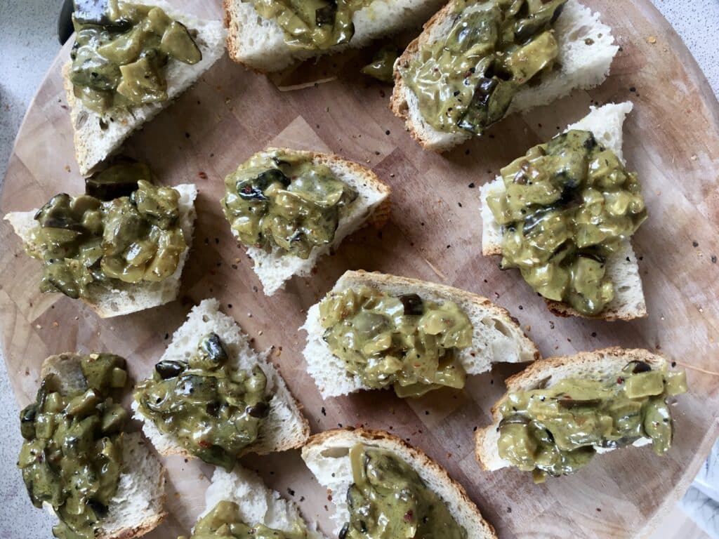 Chopped mushroom on white bread