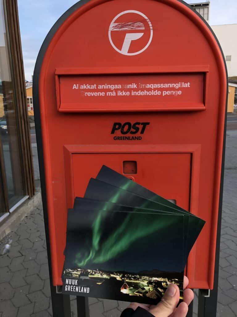 Sender postkort fra Grønland