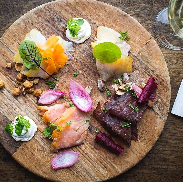 Greenlandic tapas with different kinds of fish and reindeer