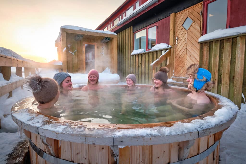 Outdoor tub