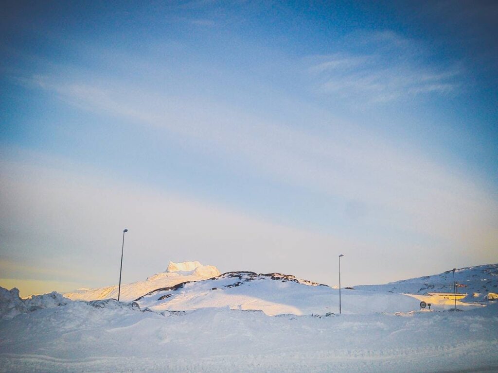 Beautiful weather and Sermitsiaq Mountain