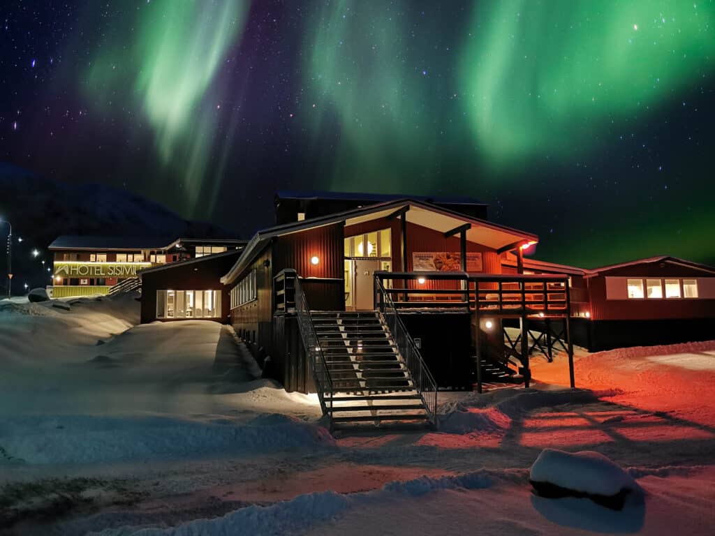 Northen lights over Hotel Sisimiut