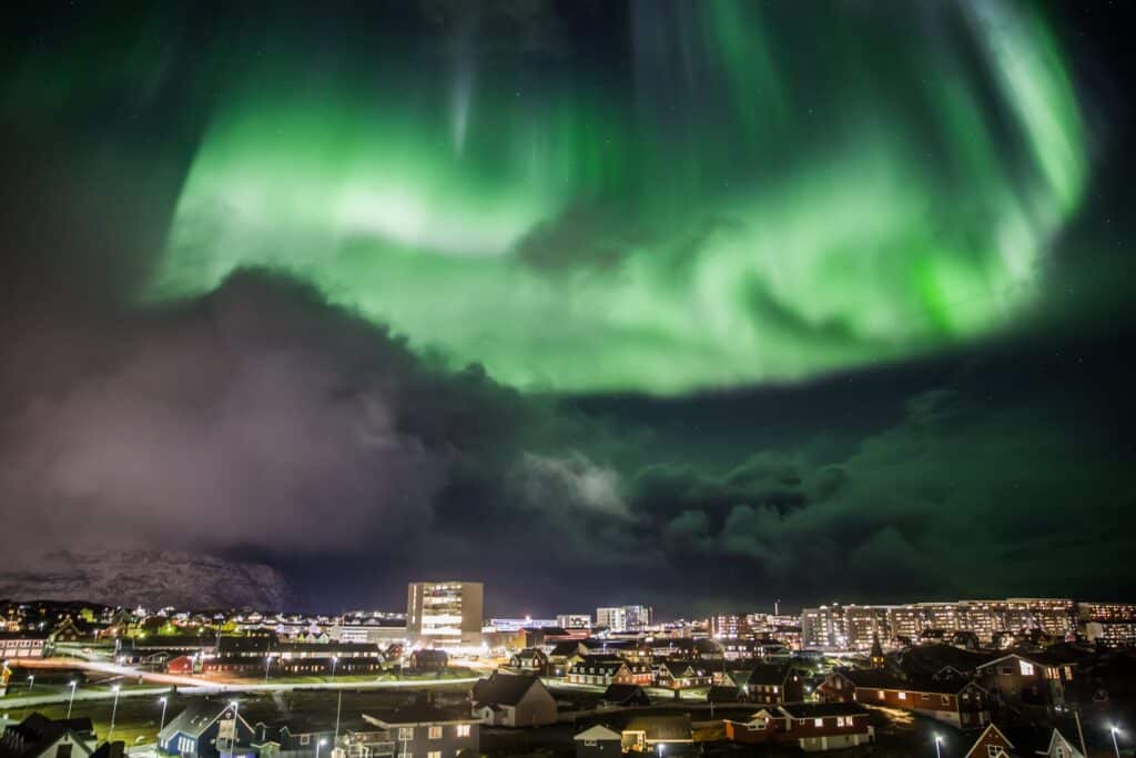 Nordlys over centrum af Nuuk