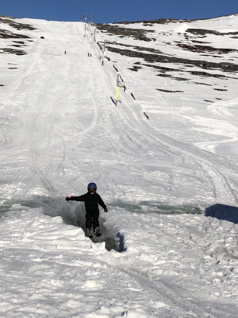 Kid skiing