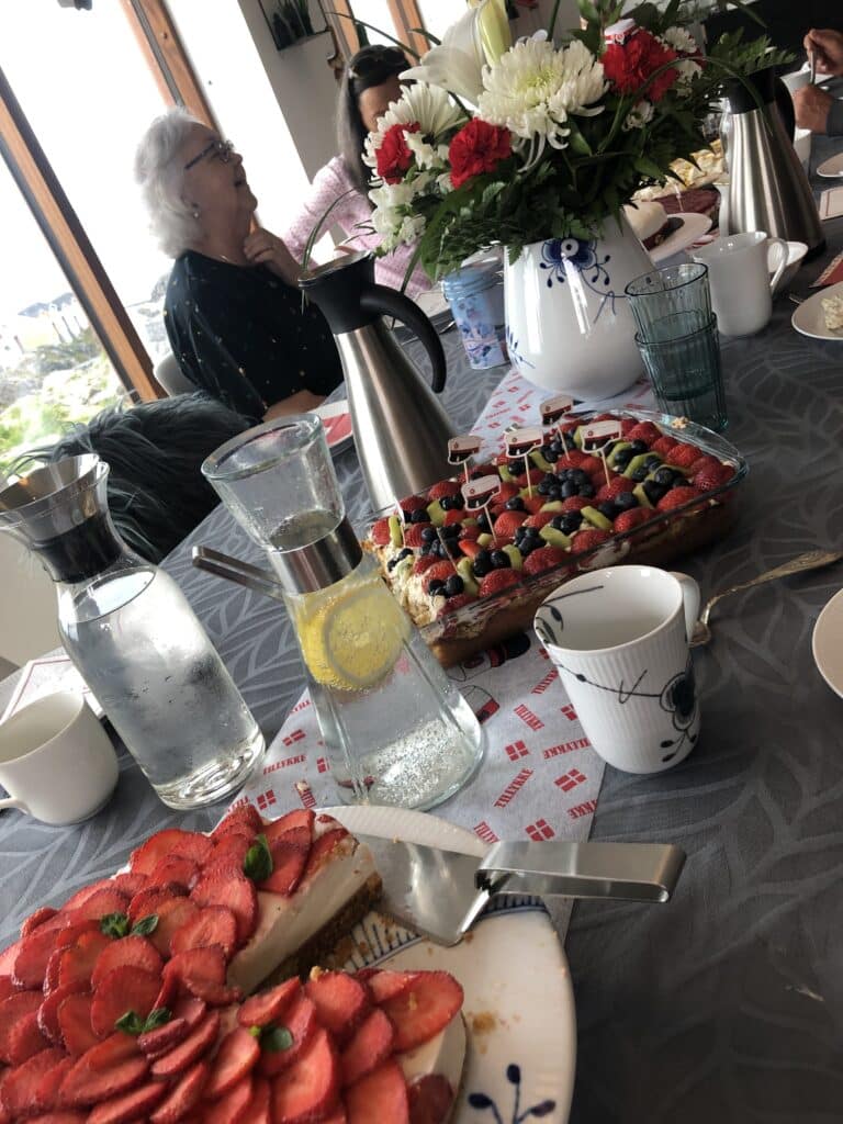 strawberry cake and other cakes