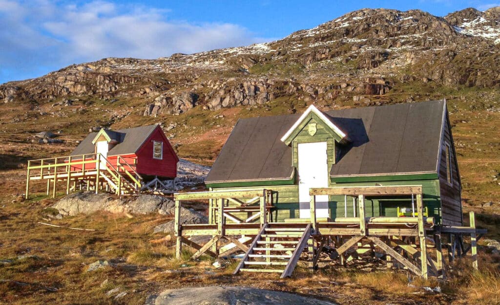 Cottage accommodation in the Nuuk Fjord, surrounded by nature