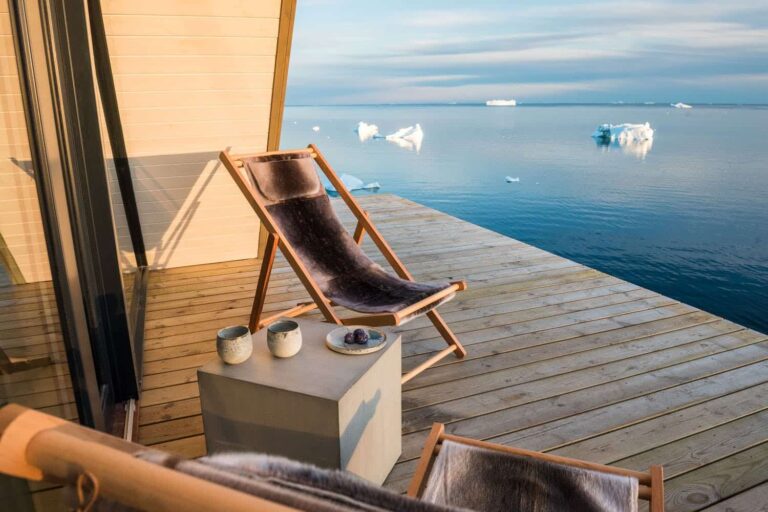 The deck of the accommodation at ilimanaq lodge - ilulissat - Guide to Greenland