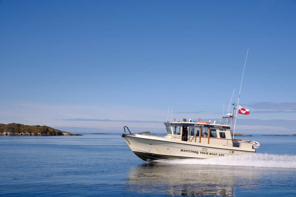 Nuuk - Maniitsoq shuttle service - Guide to Greenland