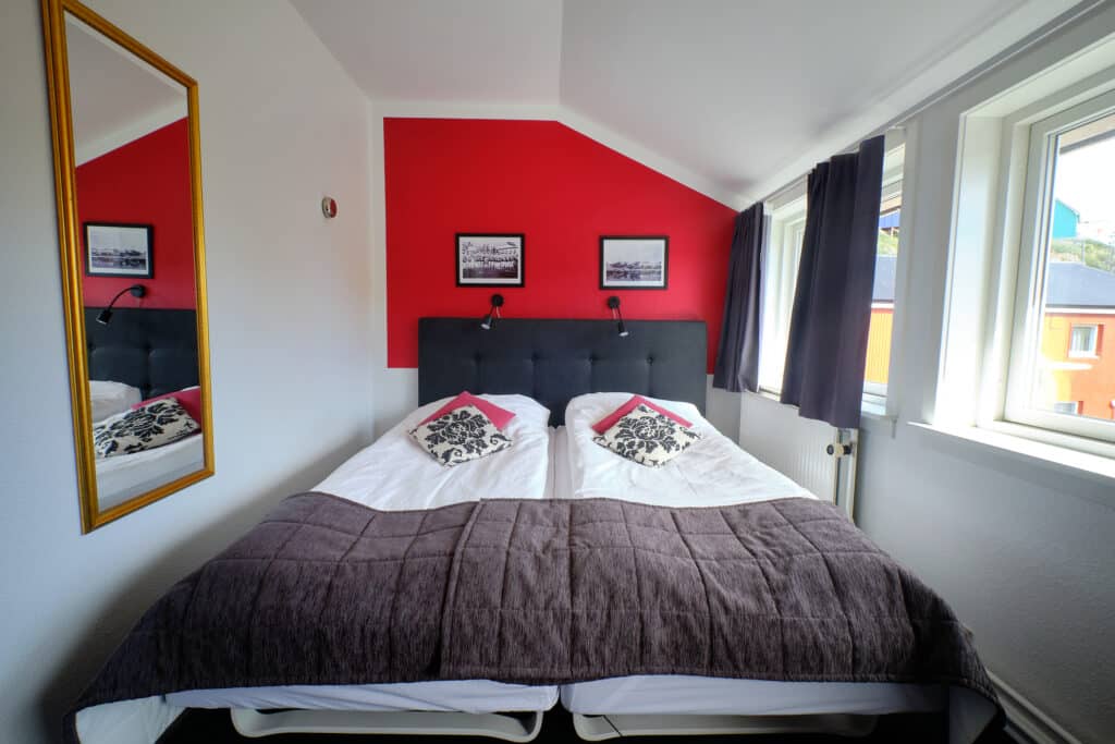 Room in Hotel Heilman Lyberth in Maniitsoq - Guide to Greenland