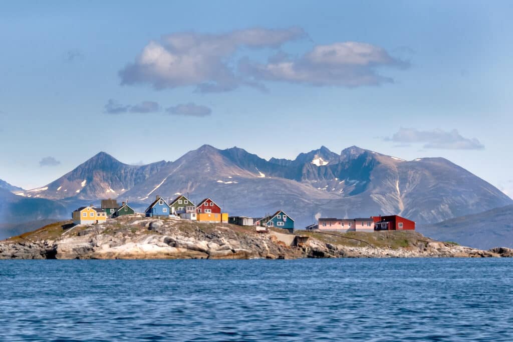 Passing Alluitsup Paa on our way to Uunartoq Hot Spring from Qaqortoq